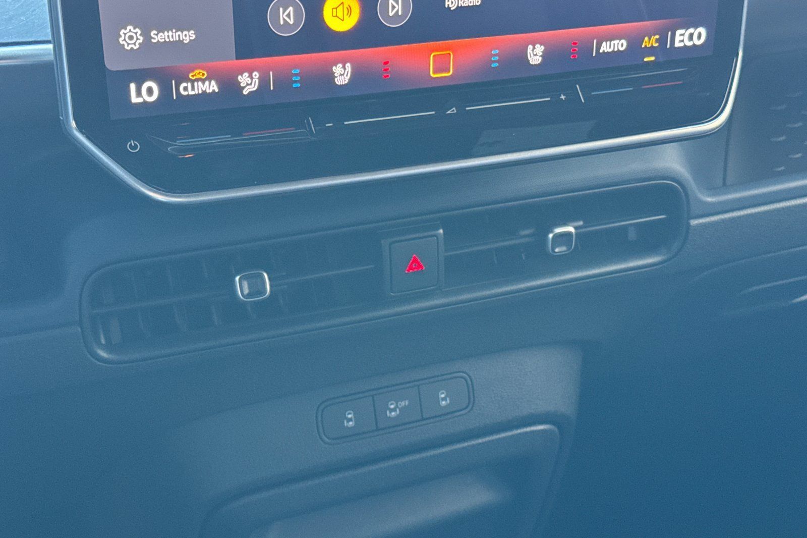 New 2025 Volkswagen ID. Buzz Pro S RWD image 22