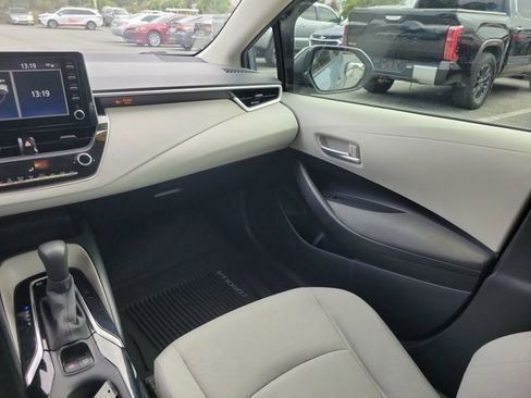 Used 2020 Toyota Corolla LE image 23