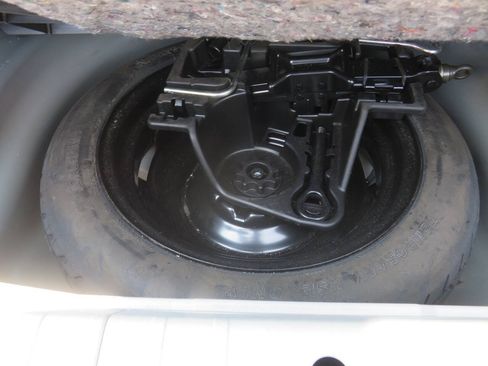 Used 2013 Toyota Prius Three FWD image 39