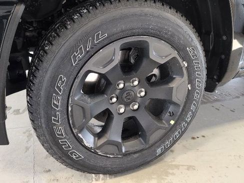 New 2026 RAM 1500 4x4 Crew Cab image 7