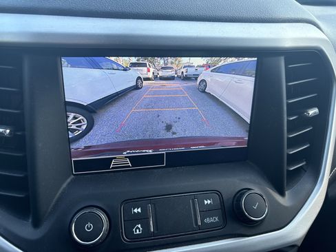 Used 2020 GMC Acadia SLE image 12