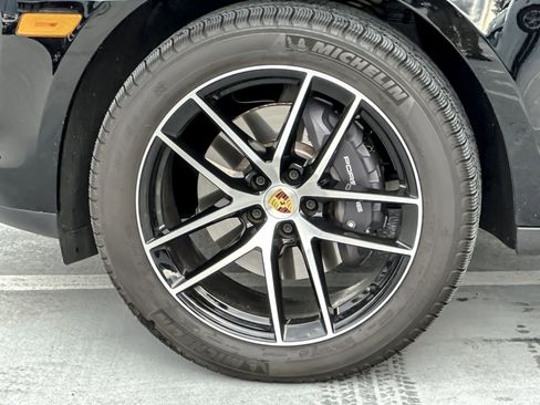 Used 2025 Porsche Macan Turbo image 26
