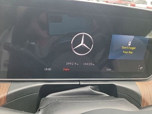 Used 2025 Mercedes-Benz C 300 Sedan image 14