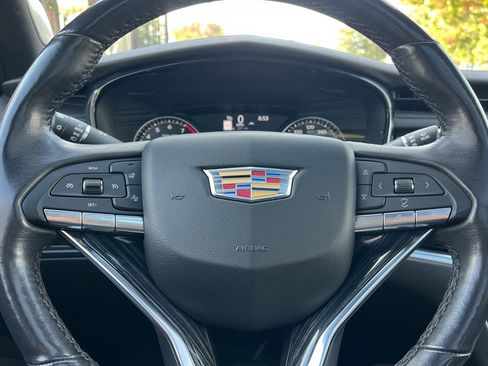 Used 2023 Cadillac XT6 Premium Luxury image 36