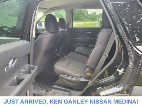 Used 2022 Nissan Pathfinder S AWD/4WD image 15