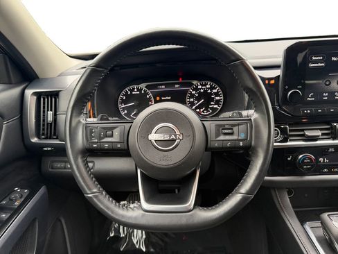 Used 2023 Nissan Pathfinder SL AWD/4WD image 12