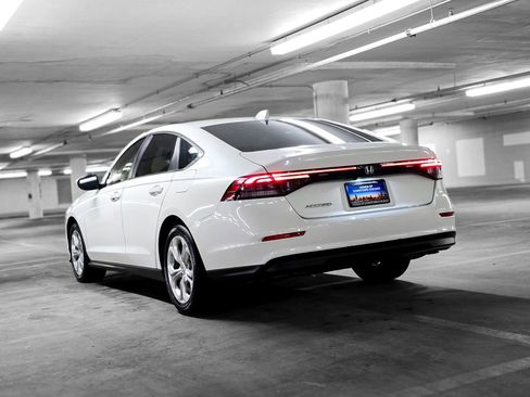 Certified 2023 Honda Accord LX image 5