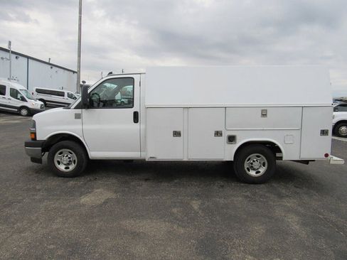 Used 2021 Chevrolet Express 3500 w/ Power Convenience Package RWD image 6