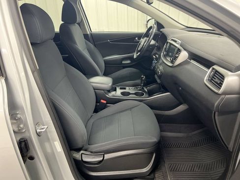 Used 2018 Kia Sorento AWD image 21