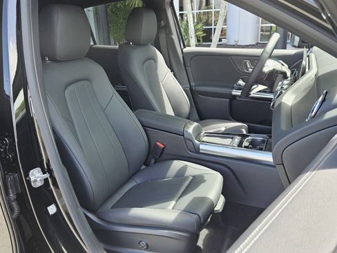 New 2025 Mercedes-Benz GLA 250 image 18