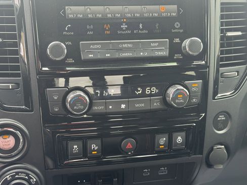 Used 2023 Nissan Titan PRO-4X w/ Pro-4x Convenience Package image 17