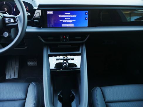 New 2026 Porsche Macan 4 Electric AWD/4WD image 23