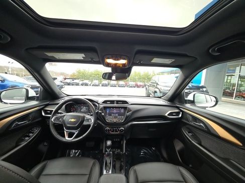 Used 2023 Chevrolet TrailBlazer ACTIV w/ Sun and Liftgate Package image 12