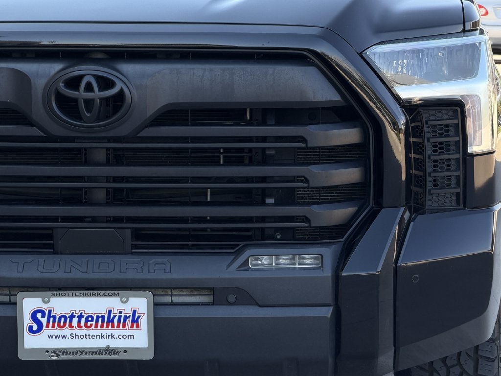 Used 2023 Toyota Tundra SR5 w/ SR5 Convenience Package AWD/4WD image 8
