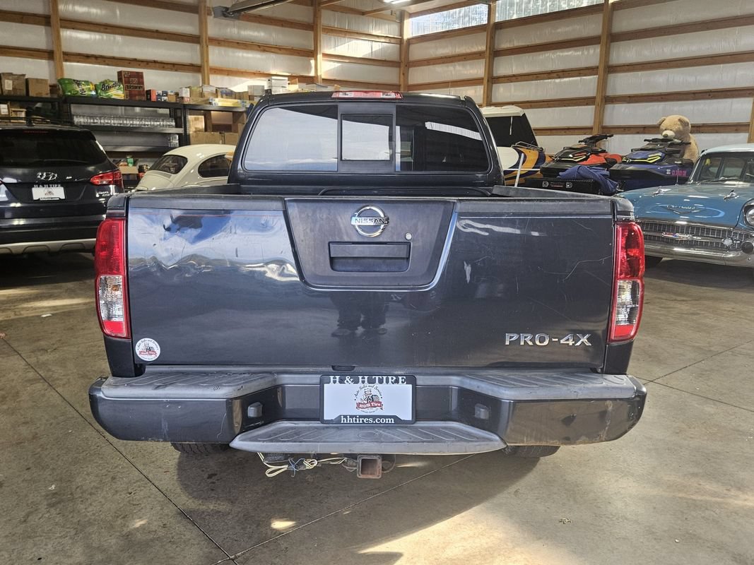 Used 2011 Nissan Frontier PRO-4X AWD/4WD image 7