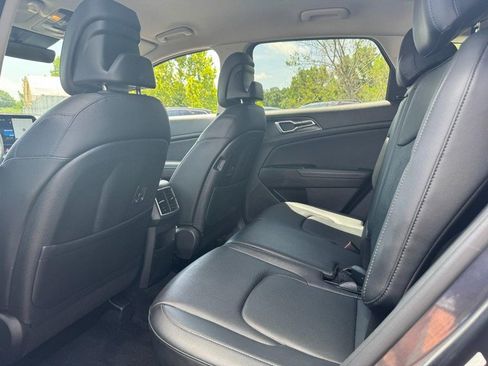 Used 2023 Kia Sportage EX AWD/4WD image 11