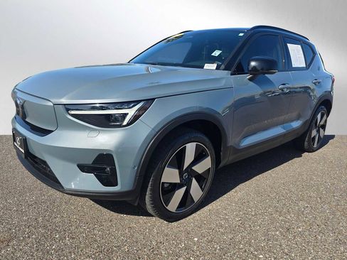Used 2023 Volvo XC40 Recharge Ultimate image 4