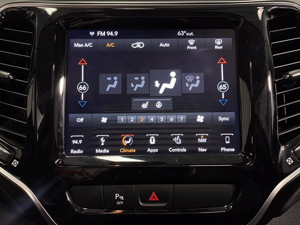 Used 2019 Jeep Cherokee Limited AWD/4WD image 24