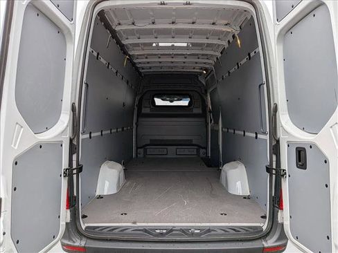 Used 2024 Mercedes-Benz Sprinter 2500 w/ Acoustic Package image 18