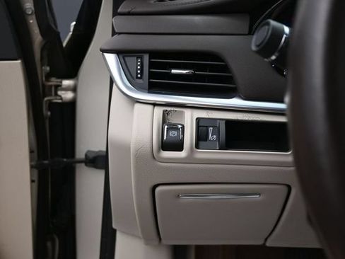 Used 2015 Cadillac XTS FWD image 29