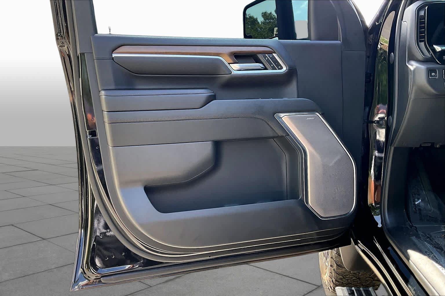 Used 2024 Chevrolet Silverado 2500 High Country w/ High Country Premium Package AWD/4WD image 22