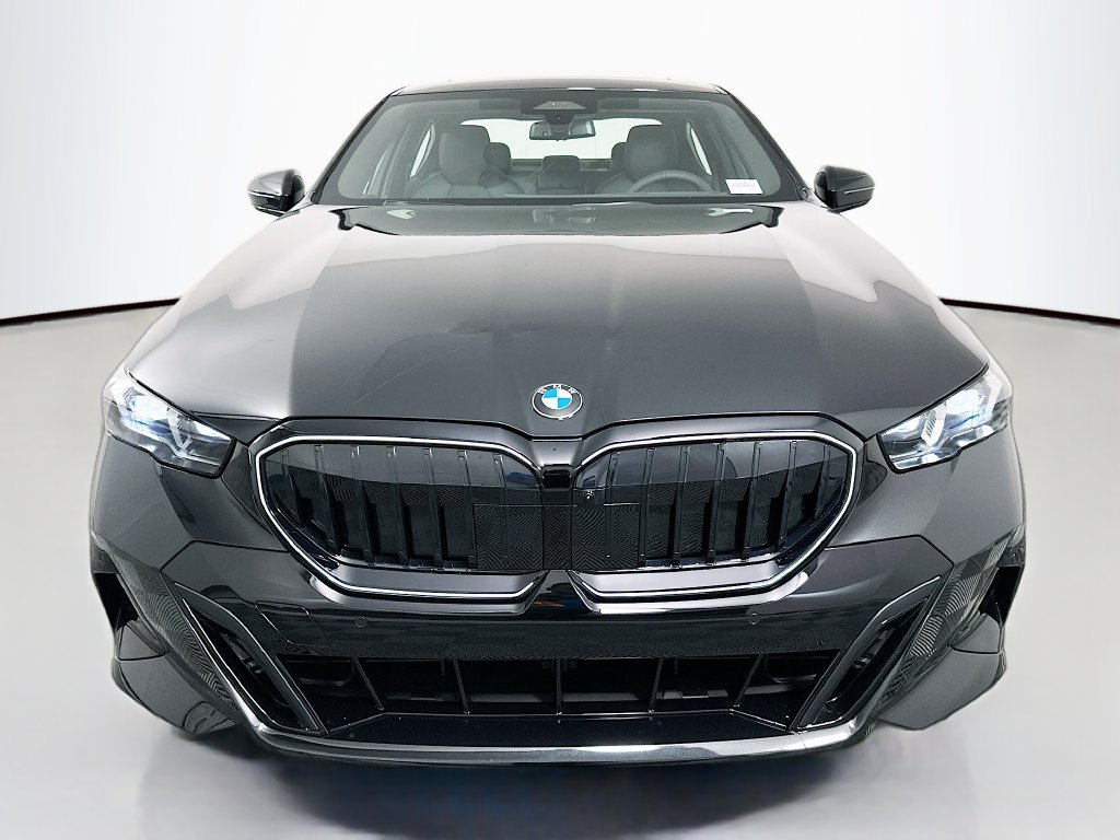 Used 2027 BMW 530i w/ M Sport Package RWD image 2