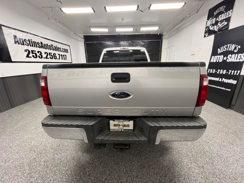 Used 2010 Ford F250 Lariat image 4