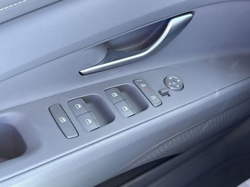 Certified 2025 Hyundai Elantra Sport image 16