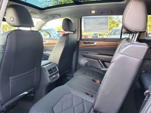 New 2026 Volkswagen Atlas SE FWD image 5