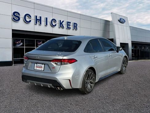 Used 2020 Toyota Corolla SE image 2