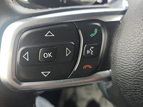 Used 2019 Jeep Wrangler Unlimited Sahara AWD/4WD image 33