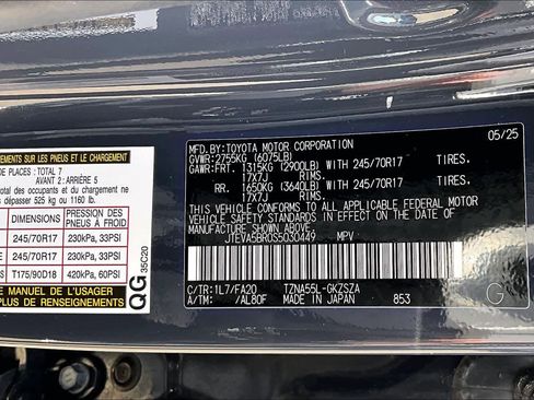 Used 2025 Toyota 4Runner SR5 AWD/4WD image 36