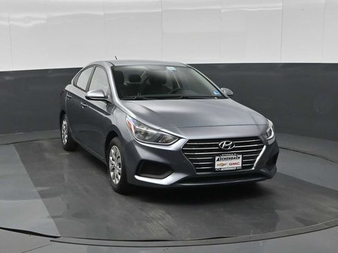 Used 2019 Hyundai Accent SE image 3