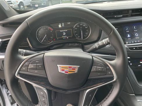 Used 2025 Cadillac XT5 Premium Luxury image 33