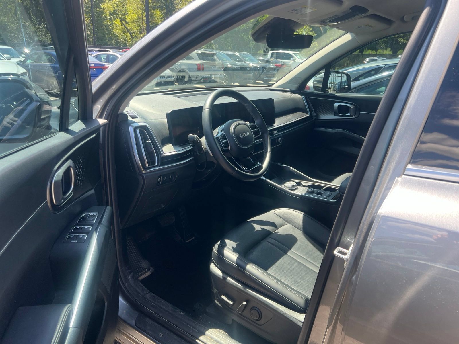 Used 2025 Kia Sorento EX FWD image 5