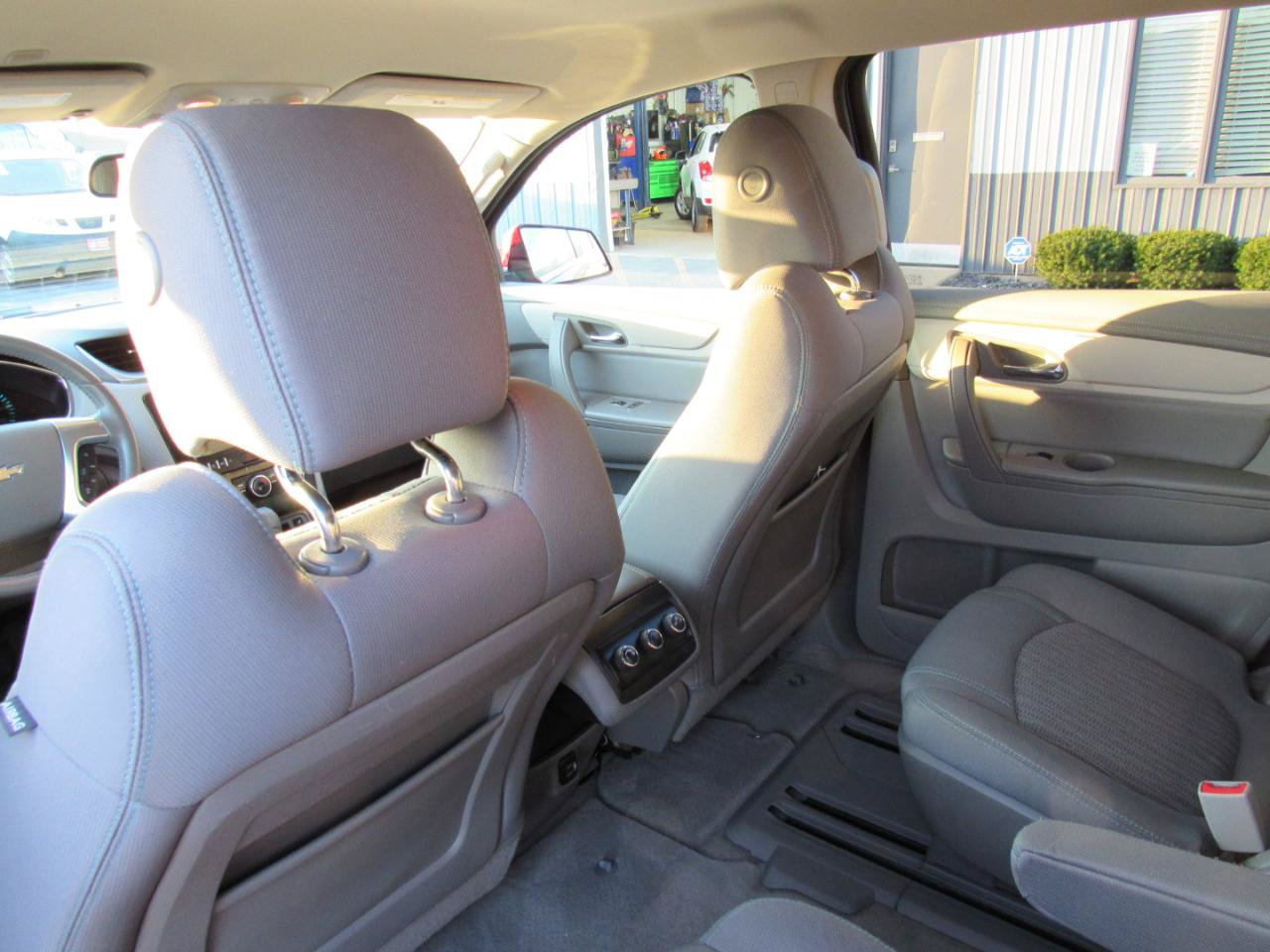 Used 2017 Chevrolet Traverse LT w/ Style and Technology Package AWD/4WD image 40