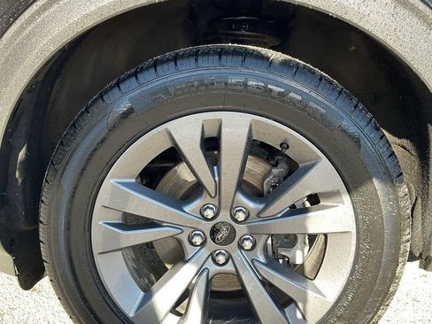 Used 2021 Ford Explorer XLT w/ Equipment Group 202A AWD/4WD image 23