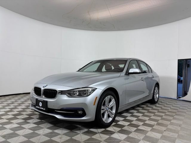 Used 2017 BMW 330i xDrive Sedan AWD/4WD image 3