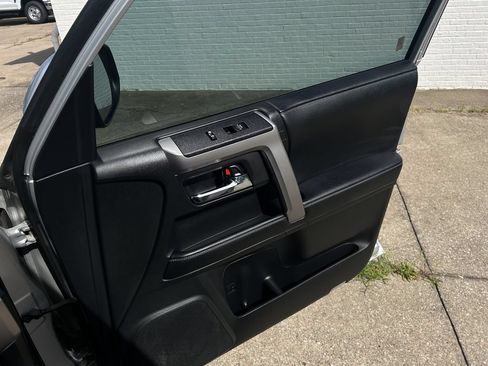 Used 2021 Toyota 4Runner Limited AWD/4WD image 11