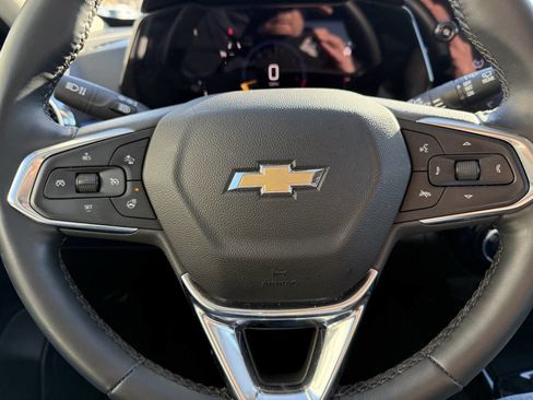 Used 2025 Chevrolet Trax LT w/ LT Convenience Package image 20