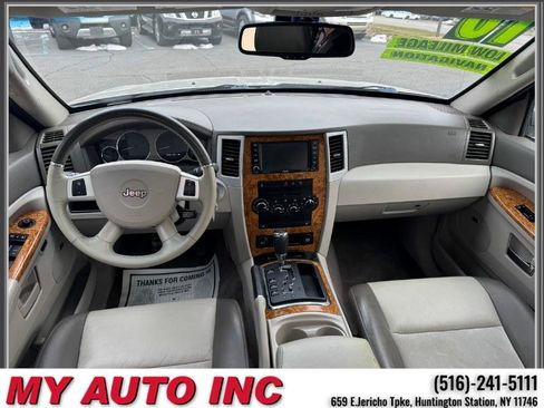 Used 2010 Jeep Grand Cherokee Limited image 10