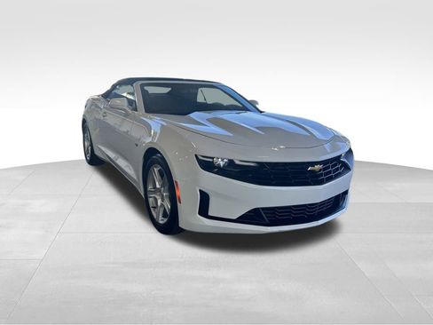 Used 2023 Chevrolet Camaro LT image 2