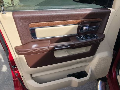 Used 2014 RAM 1500 Laramie w/ Convenience Group image 10