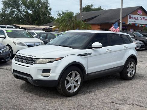 Used 2015 Land Rover Range Rover Evoque Pure Premium AWD/4WD image 3