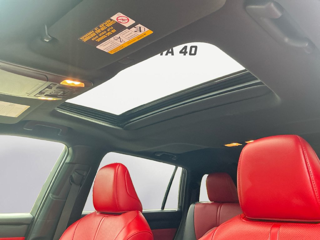 Used 2022 Toyota Highlander XSE AWD/4WD image 9
