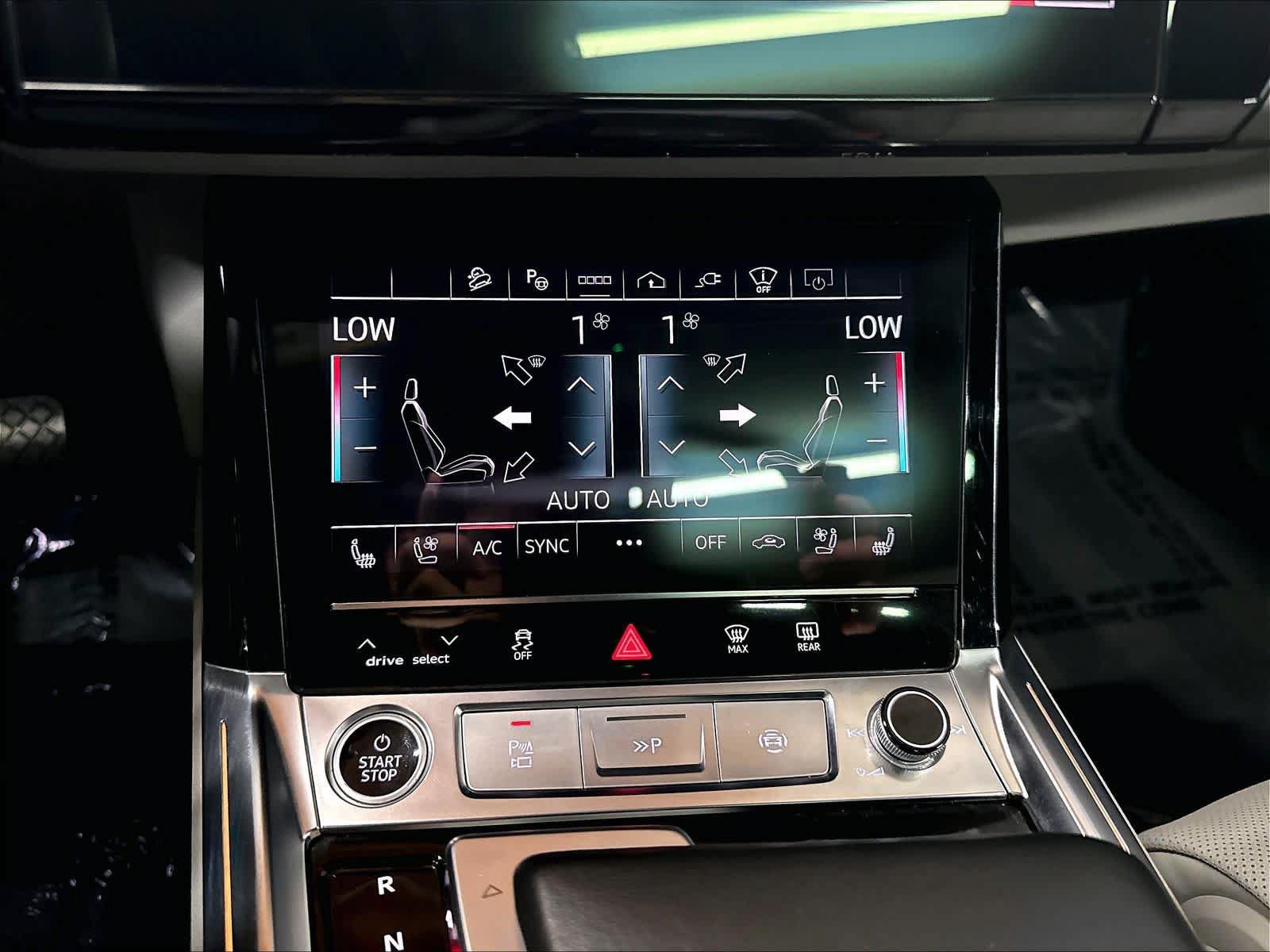 Used 2024 Audi Q8 e-tron Premium Plus AWD/4WD image 32