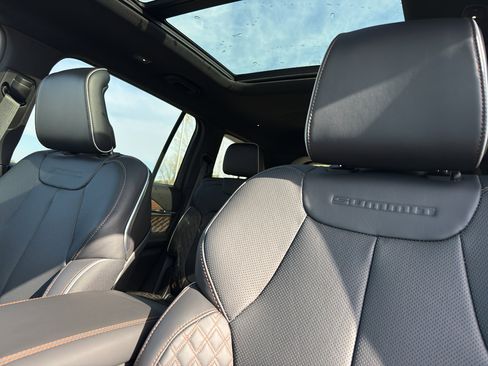 New 2025 Jeep Grand Cherokee L Summit w/ Obsidian Package image 23