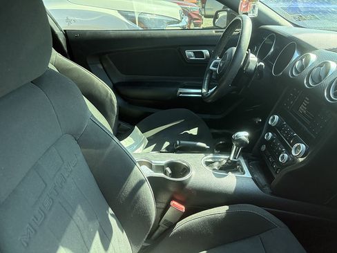 Used 2020 Ford Mustang Coupe RWD image 5