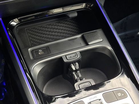 Used 2025 Mercedes-Benz GLB 250 4MATIC image 38