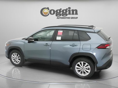 New 2026 Toyota Corolla Cross LE w/ Moonroof Package FWD image 7